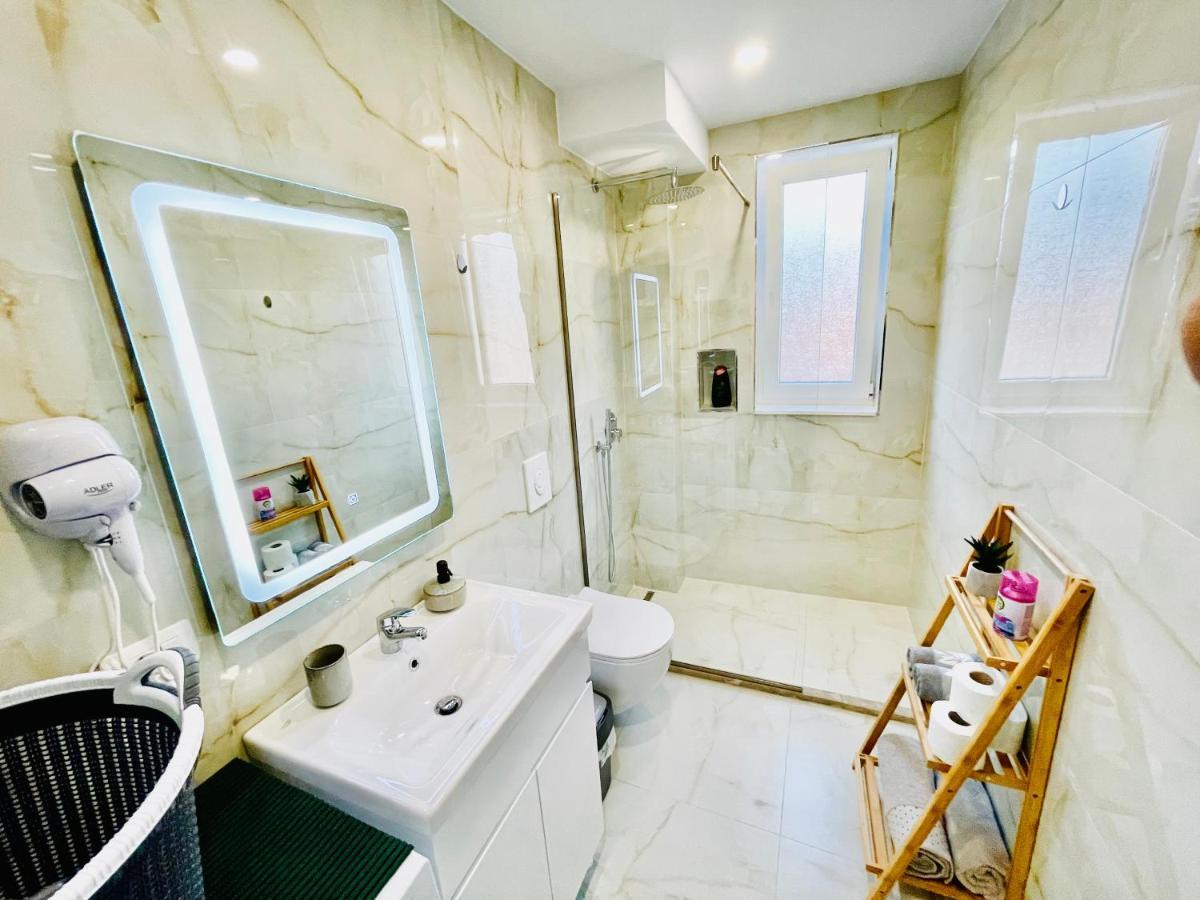 Central Apartment 2, Tirana Zewnętrze zdjęcie